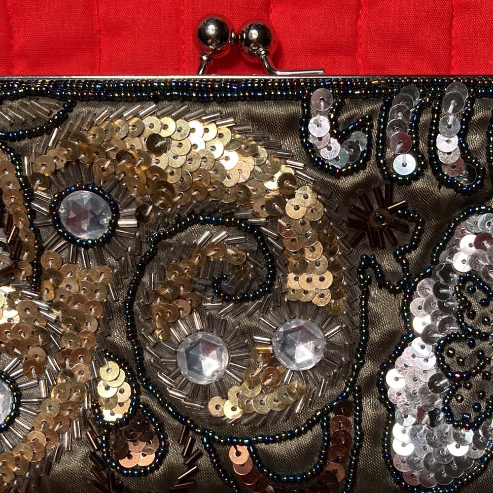 BEADED EVENING BAG perfect condition, fits phone, glasses, etc. $35 - Picture 8 of 11